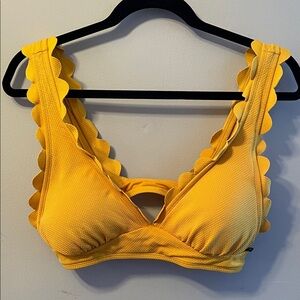 LA VIE EN ROSE AQUA Yellow Scalloped Deep V-Neck Bikini Top Beach Holiday Sun